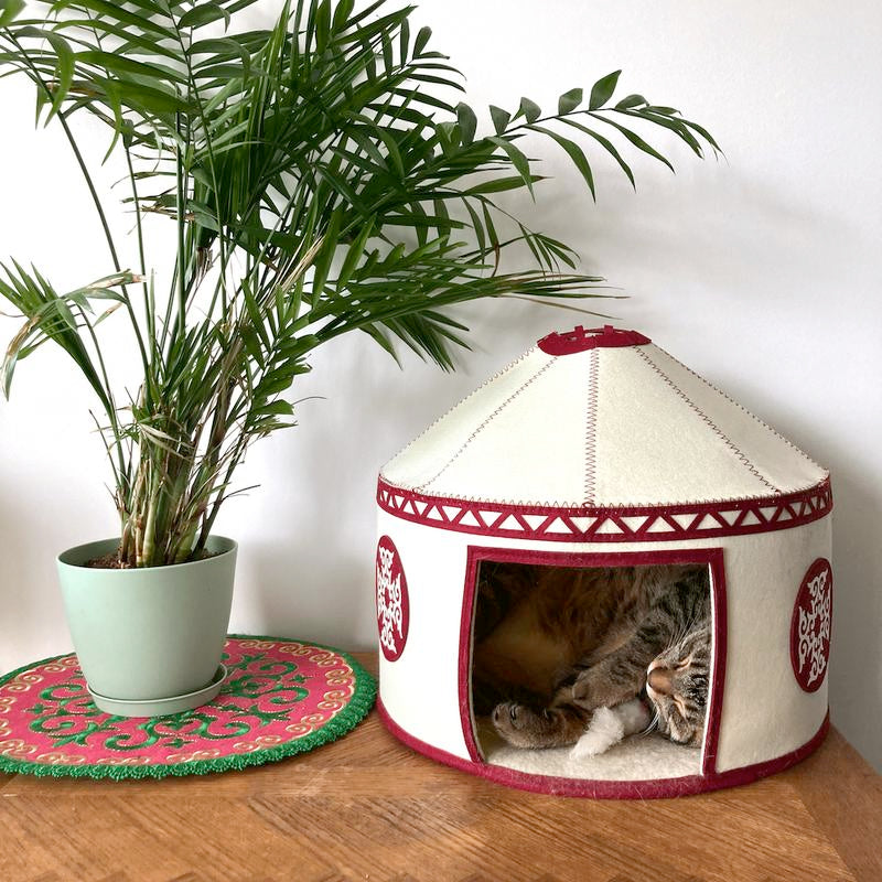 Nomadic Cat Yurts - Cozy Pet Bed for Cats with Traditional Kazakh Design - Soft, Durable & Stylish Cat Cave